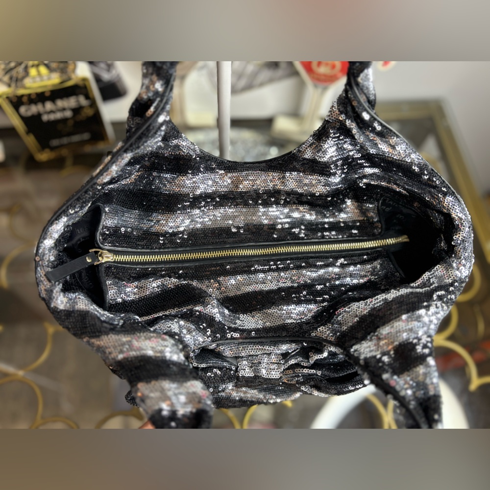 Kate Spade rare STORYBOOK LINING black and silver sequin striped tote bag EUC - Picture 5 of 14